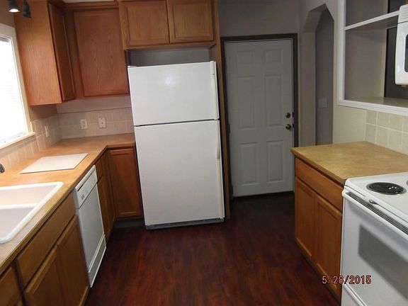 5th image of 699 5th Ave W