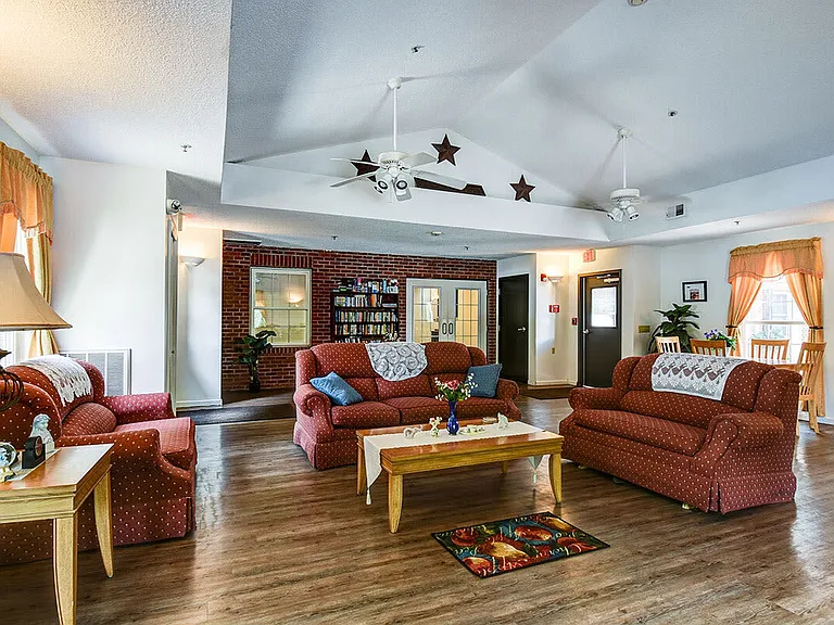 Heritage House — Photo 7