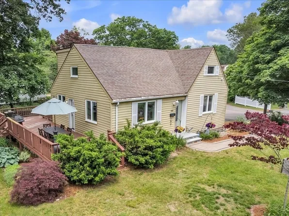 165 West St, Randolph, MA 02368