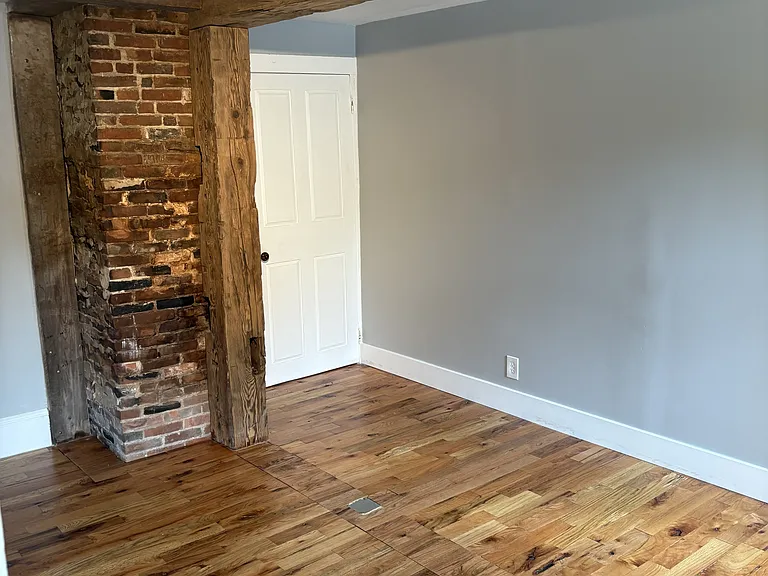 115 Main St #B — Photo 3