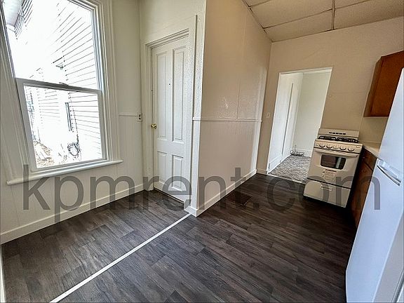 3rd image of 401 1st St SE #200-2