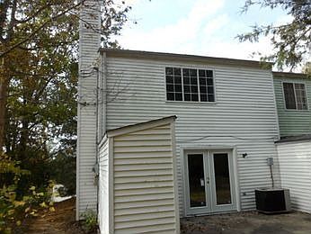 2nd image of 104 Lake Forest Ct
