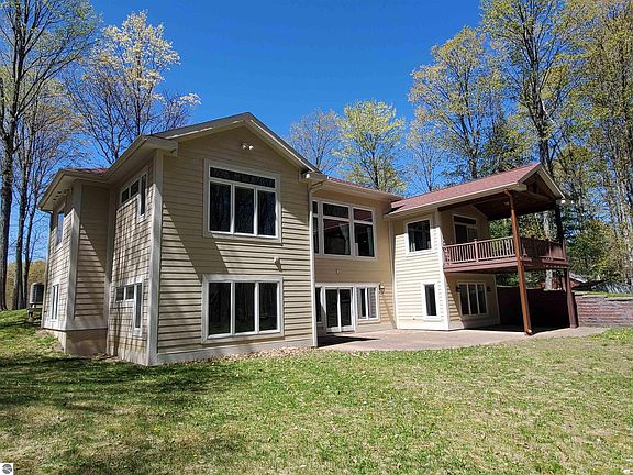 3rd image of 2594 Blue Meadow Dr