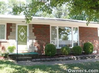 11815 Parklind Dr, Saint Louis, MO
