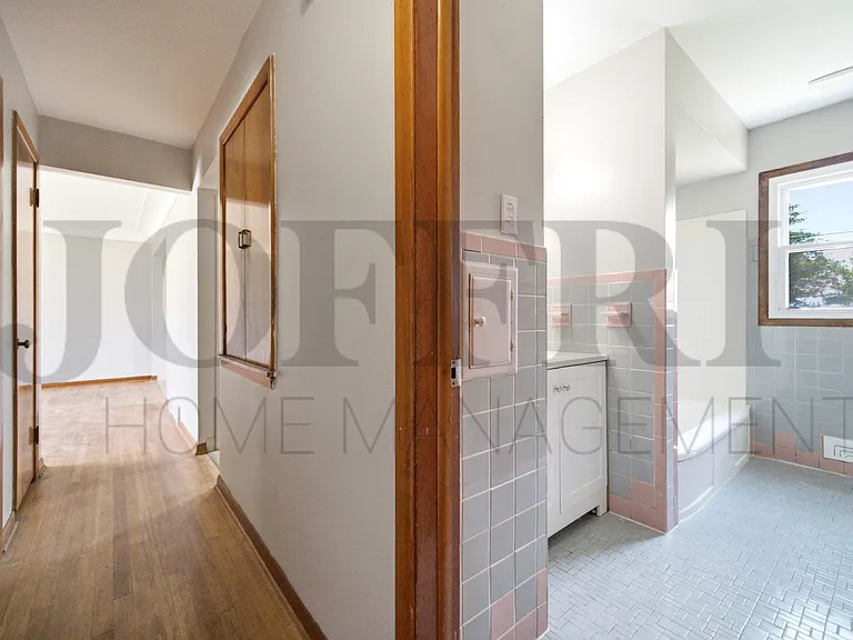 19604 Holiday Ln — Photo 4