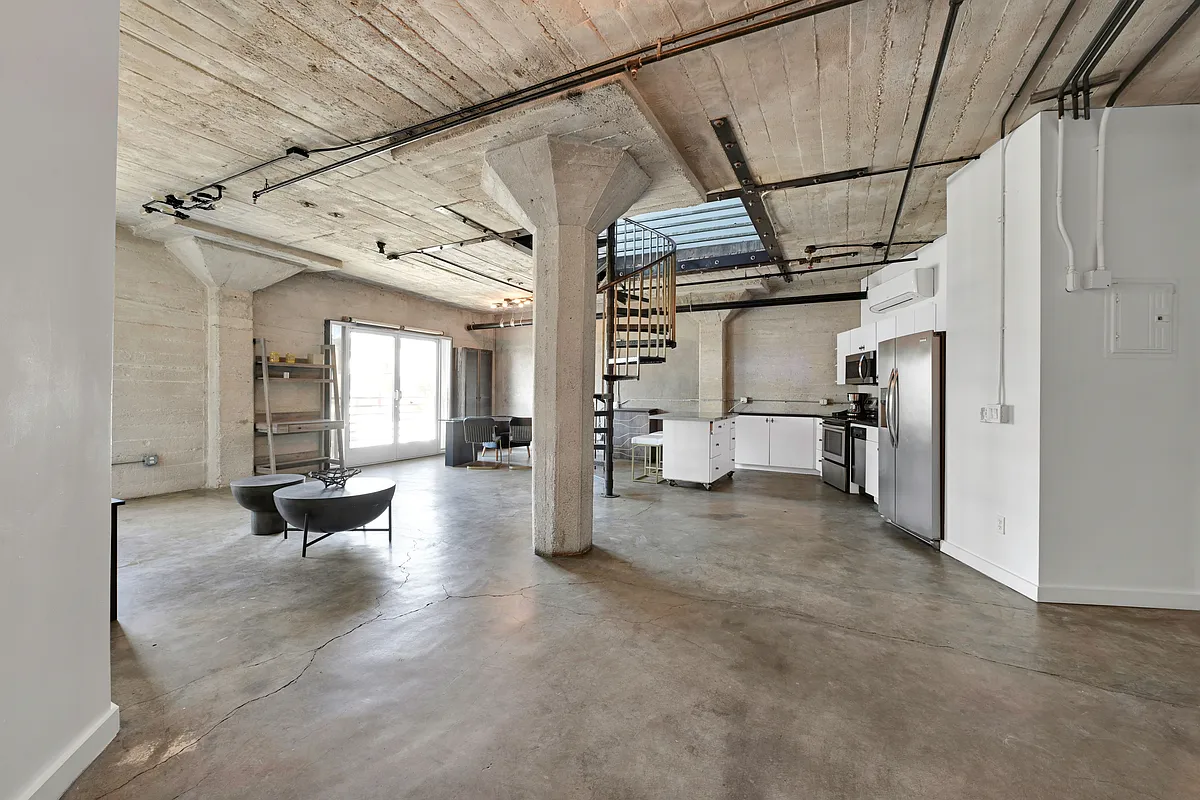 Building Photo - Cosmo Lofts