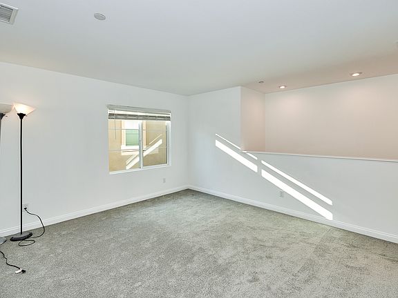 5th image of 16077 Narni Ln