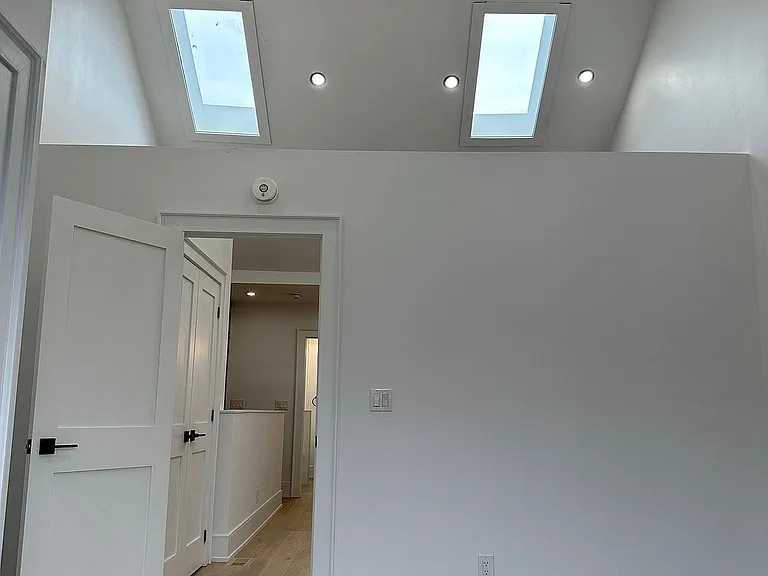 242 Christie St — Photo 4