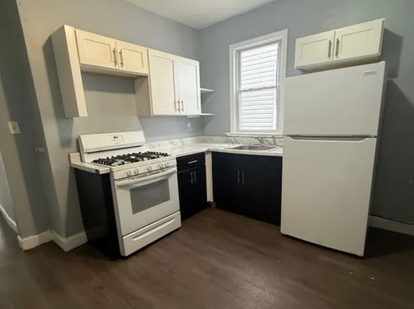 103 S 7th St #1L