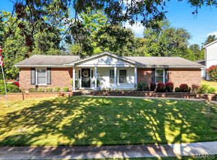 3 Springlake Ct, Ballwin, MO 63011