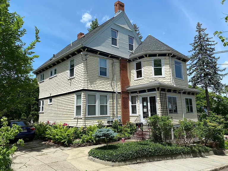 90 Chandler St — Photo 9