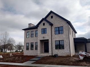 484 Park East Ln, Bowling Green, KY 42103