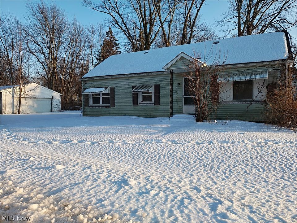 1st image of 1120 W 43rd St
