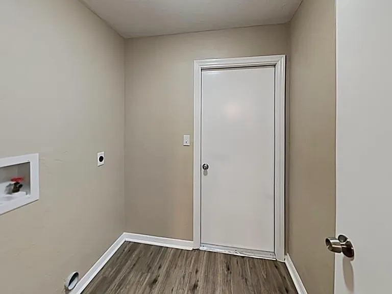 5935 Clays Mill Dr — Photo 10