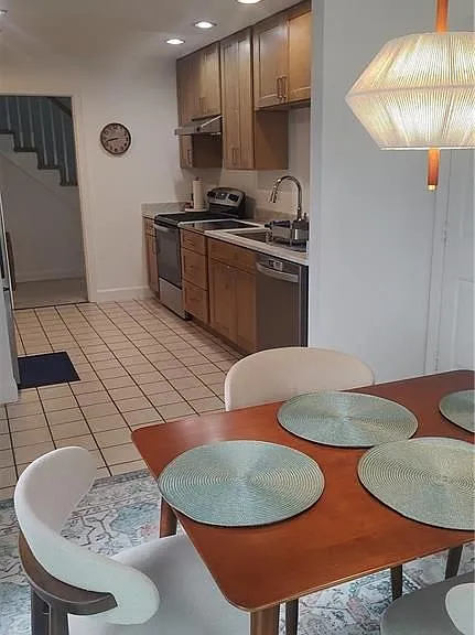 510 Corey Ln — Photo 8