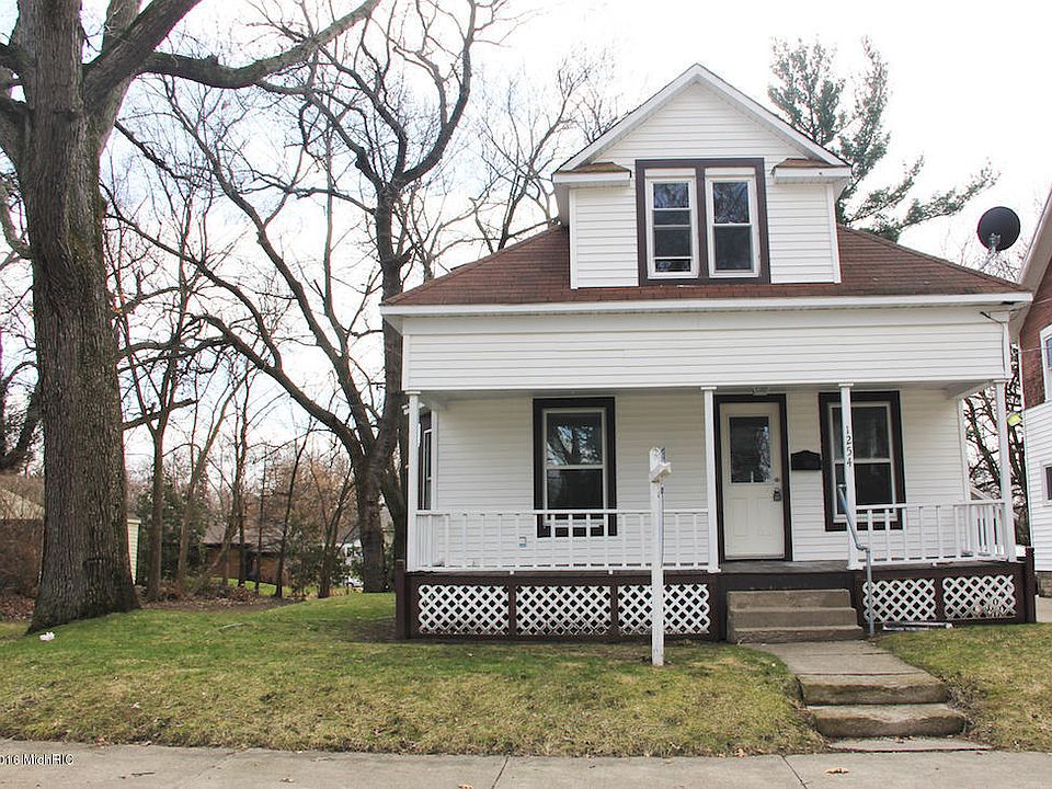 1st image of 1254 Orville St SE