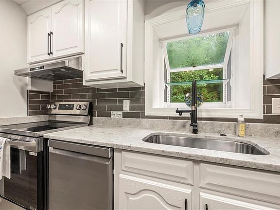 5th image of 37 Indian Springs Dr