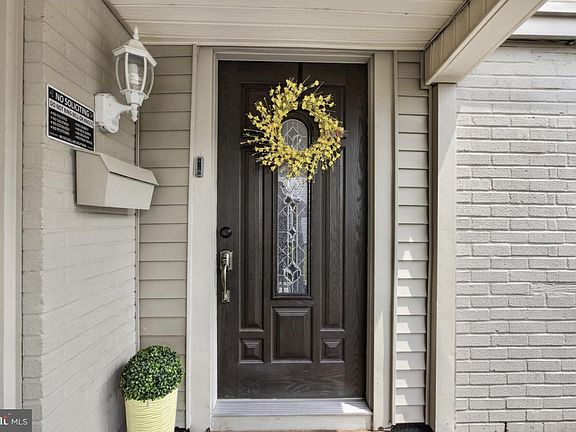 4th image of 37 Princeton Ln