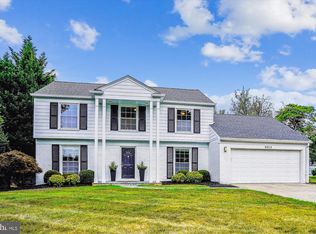 9013 Paddock Ln, Potomac, MD