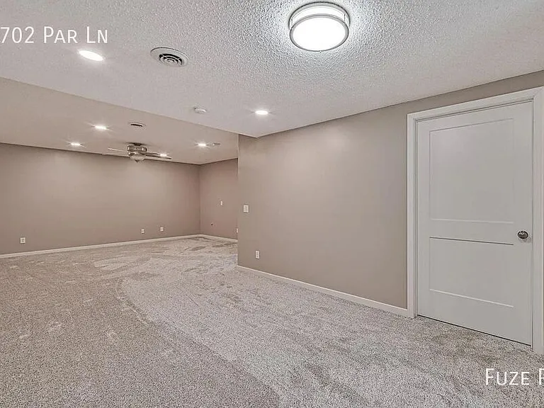 1702 Par Ln — Photo 29