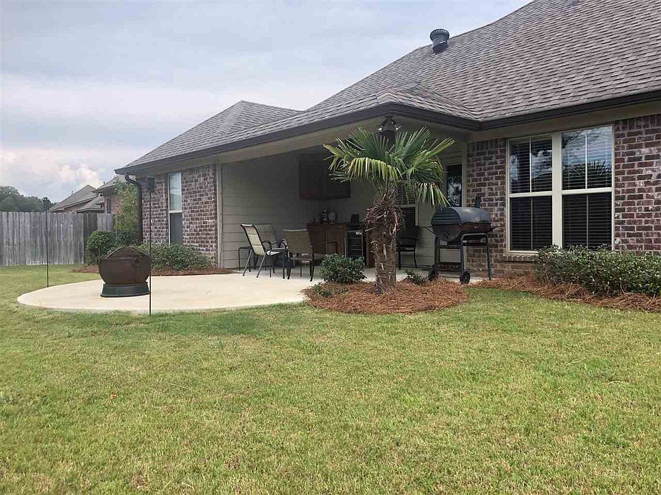2nd image of 132 Clearview Dr W