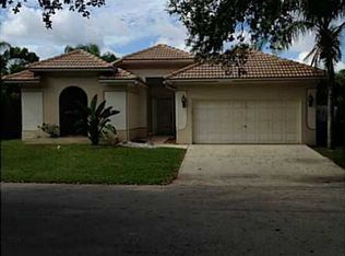 11680 Kerry Dr, Hollywood, FL 33026