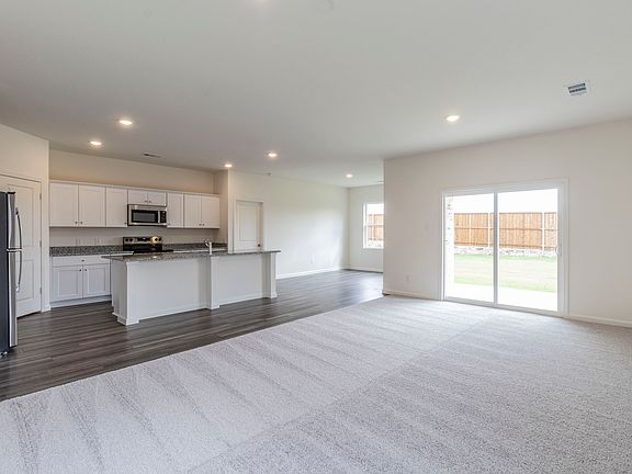 3rd image of 1888 Everglades Dr
