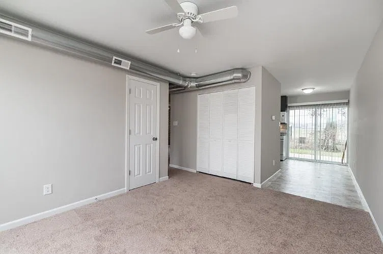 2 bed, 720 sqft, $1,200 — Photo 2