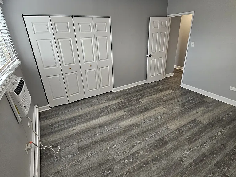 2139 Clinton Ave — Photo 11