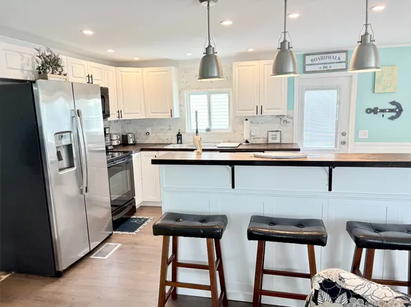 916 Posadas W, Venice, FL 34285