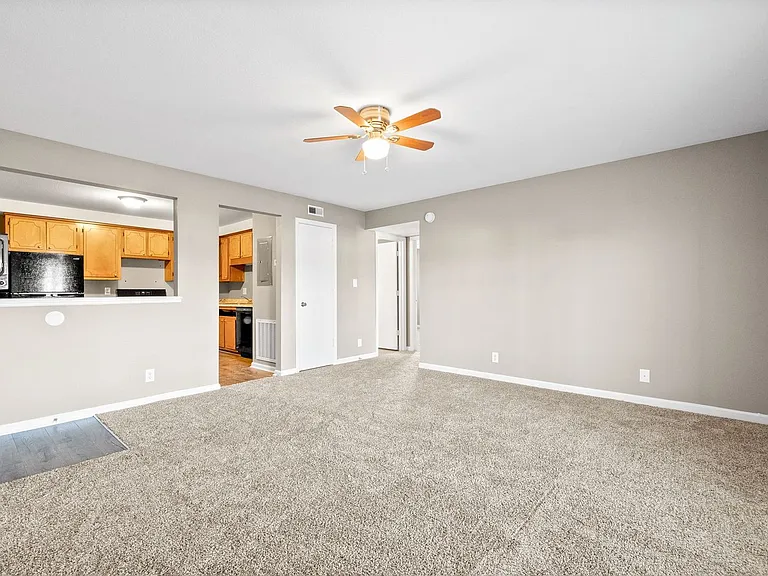 2 Bedroom Apartment For Rent Near Post! — Photo 28