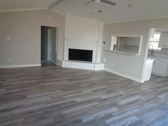 3rd image of 3643 Brier Gardens Dr