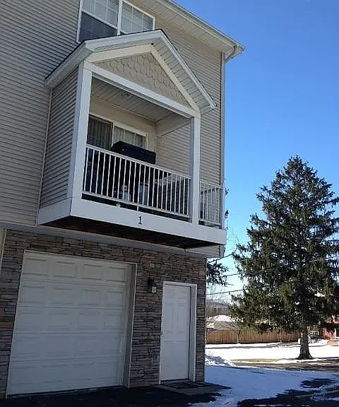 Fully furnished 2bedrooms , office room and 3 bathrooms