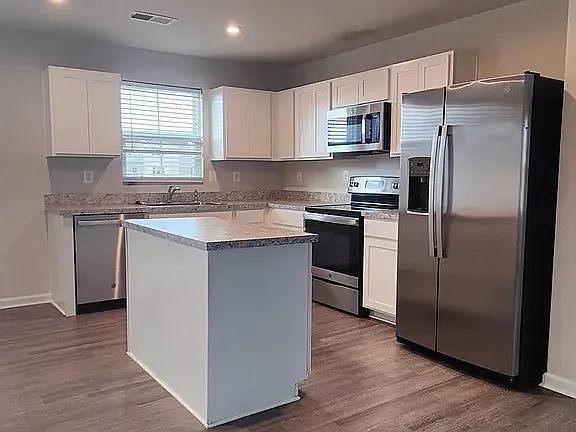 3 bed, 2.5 bath, 1500 sqft, $2,538 — Photo 4