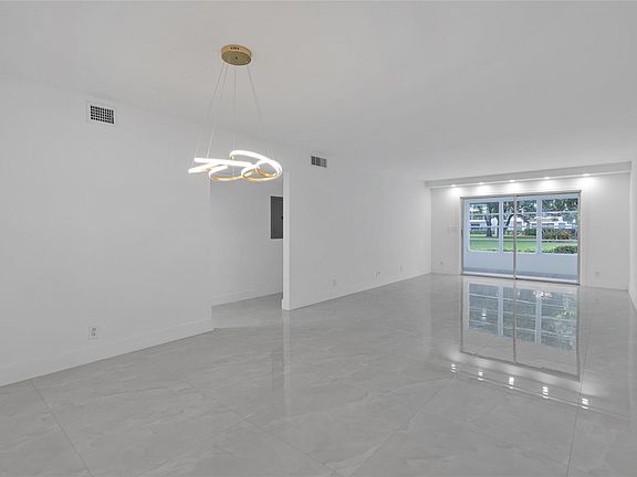 4th image of 2001 Granada Drive #L1