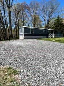 2539 Pine Ridge Rd, Mount Airy, NC, 27030