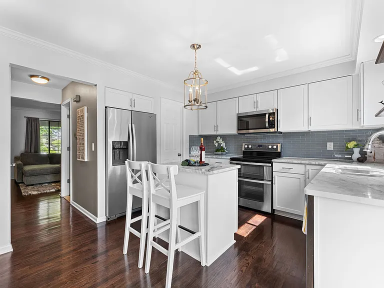 299 Wind Way Dr — Photo 3