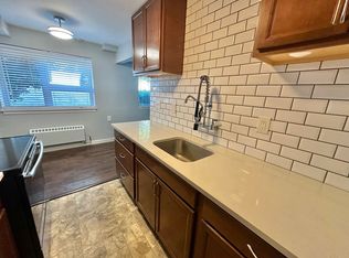 530 W Olympic Pl APT 209, Seattle, WA 98119