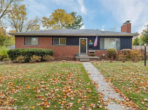 30559 Fairfax St, Southfield, MI 48076