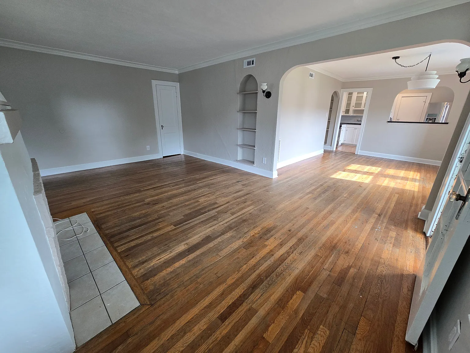 2 bed, 1.0 bath, 1000 sqft, $1,500 — Photo 2