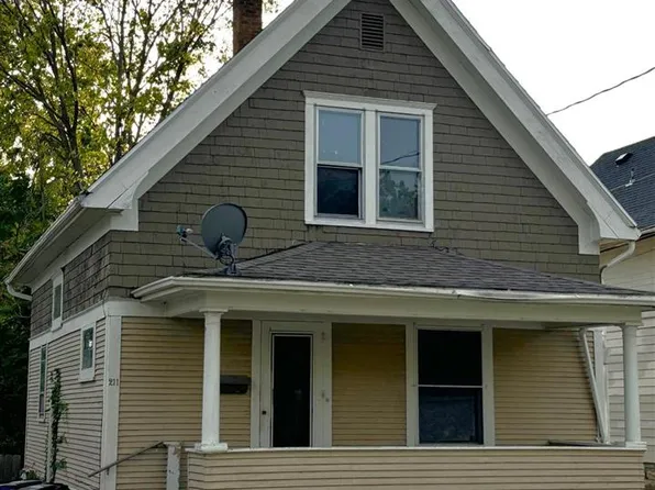 211 17th St NE, Cedar Rapids, IA 52402