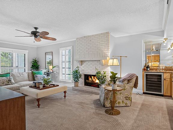 4th image of 3400 TWIN LAKES Terrace #201