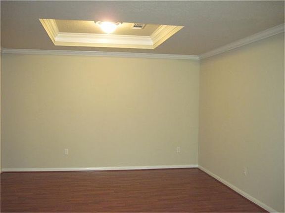 Dining Room that has been freshly painted