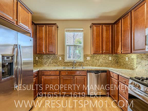 4th image of 800 Macon Pl