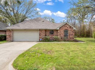 6000 Green Forest Ct, Arlington, TX 76001