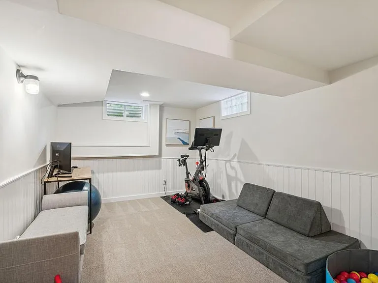 2601 Raleigh Ave — Photo 9