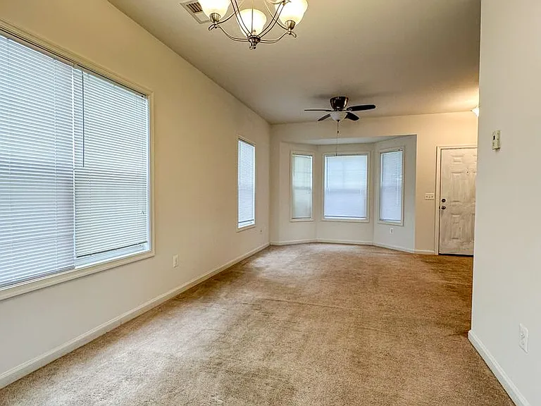 106A Villa Cir — Photo 5