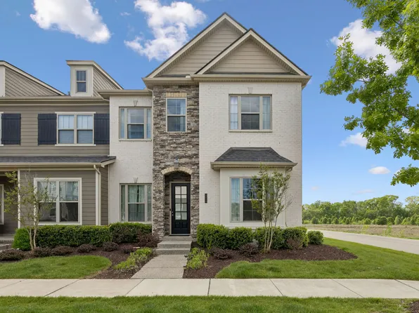 3052 Flowing Creek Dr, Franklin, TN 37064