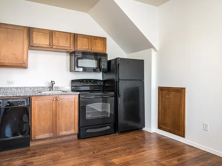 455 NE 24th Ave — Photo 40