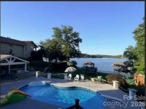 4444 3rd Street Ln NW, Hickory, NC 28601